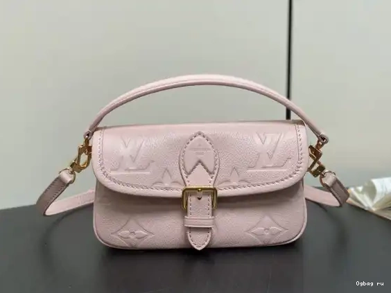 VUITTON Diane-19*10.5*6 Nano LOUIS CM 0701